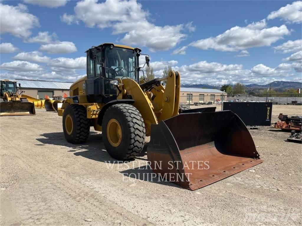 CAT 938M لوادر بعجل