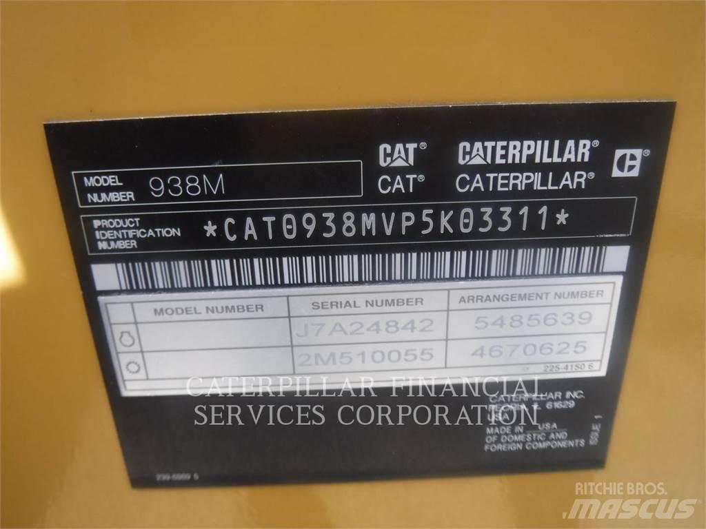 CAT 938M لوادر بعجل