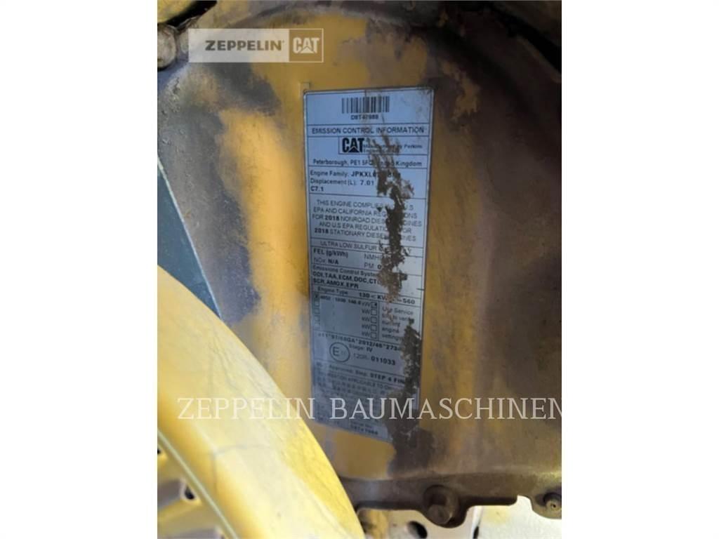 CAT 938M لوادر بعجل