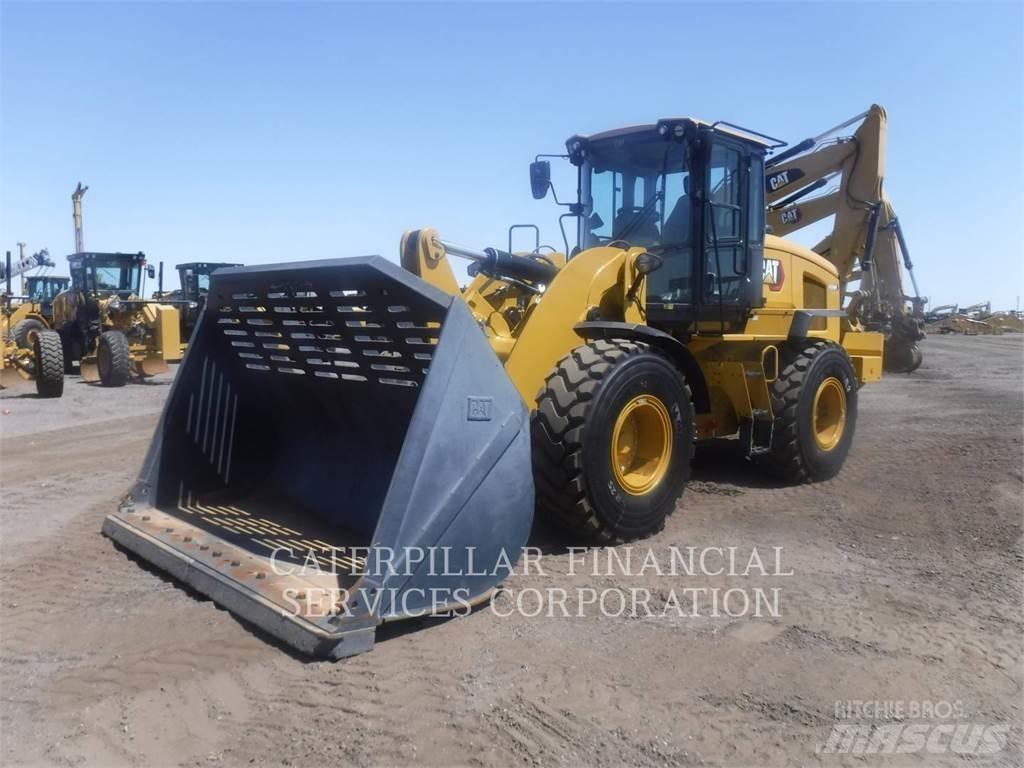 CAT 938M لوادر بعجل
