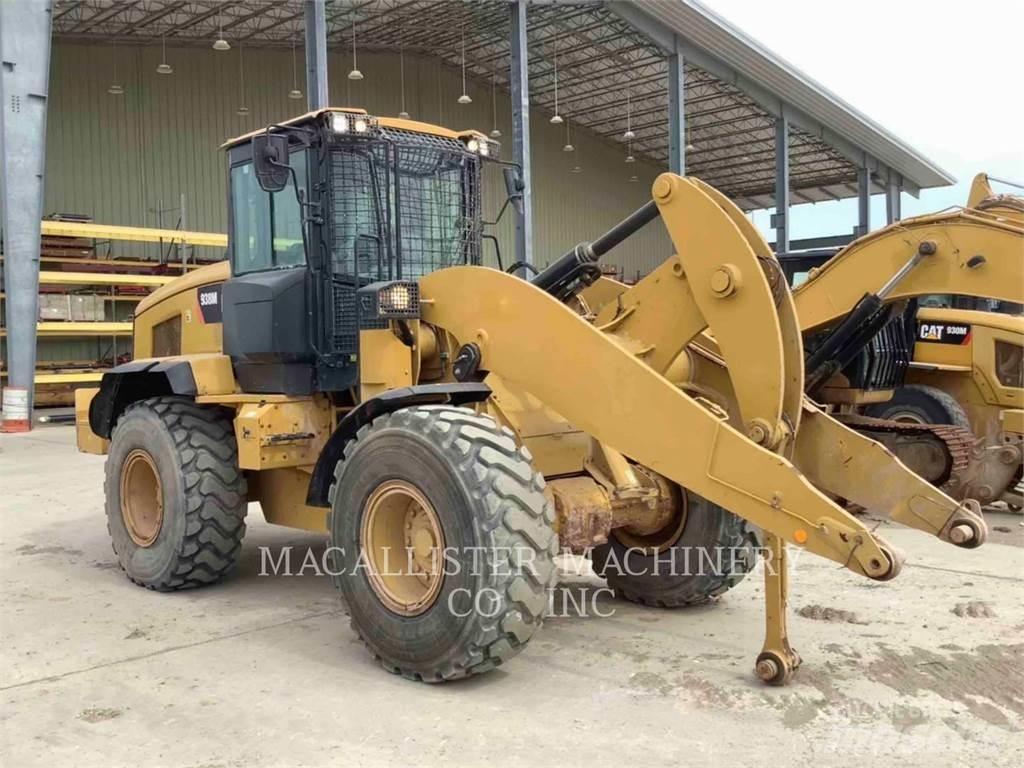 CAT 938M لوادر بعجل