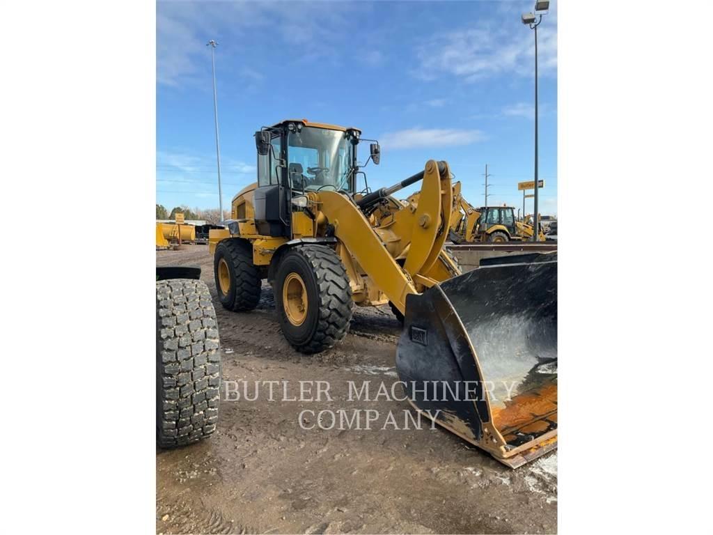 CAT 938M لوادر بعجل