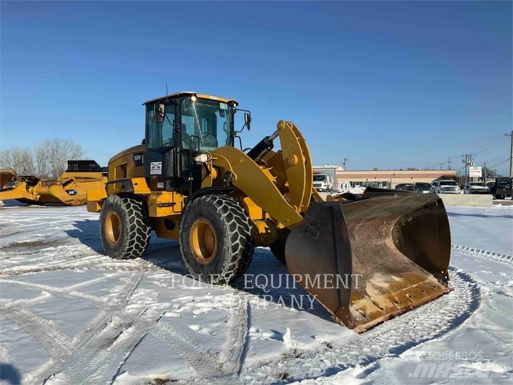 CAT 938M لوادر بعجل