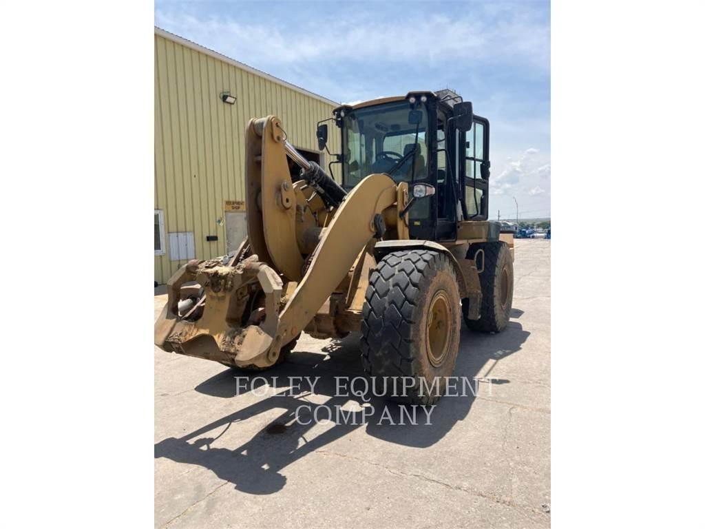 CAT 938M لوادر بعجل