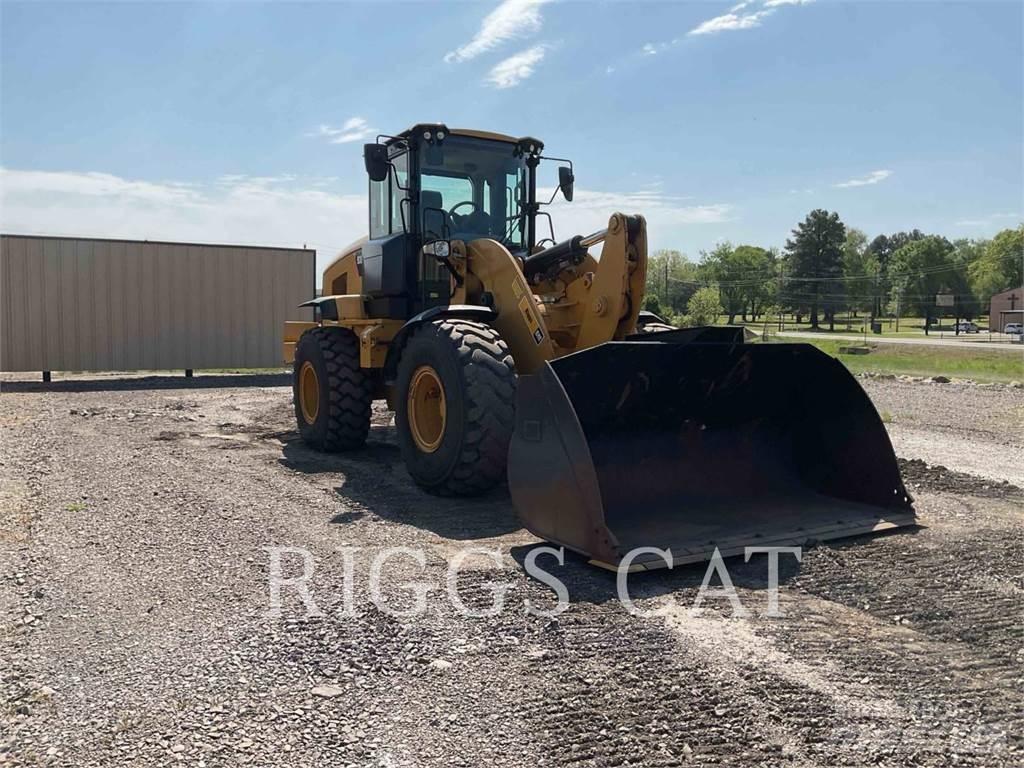 CAT 938M لوادر بعجل