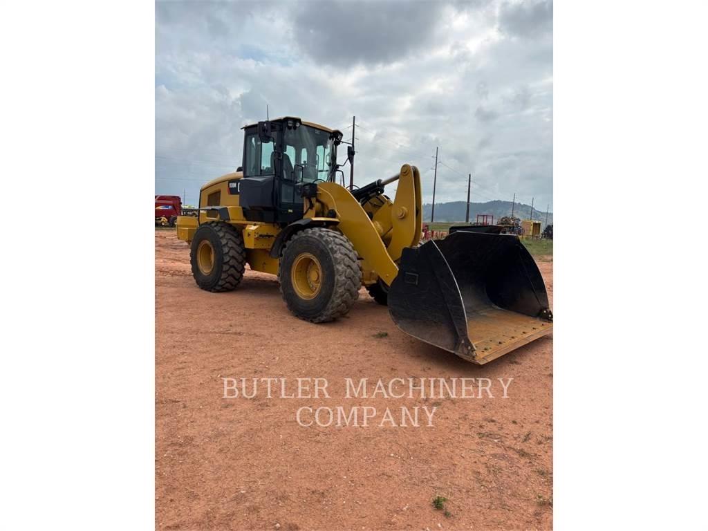 CAT 938M لوادر بعجل