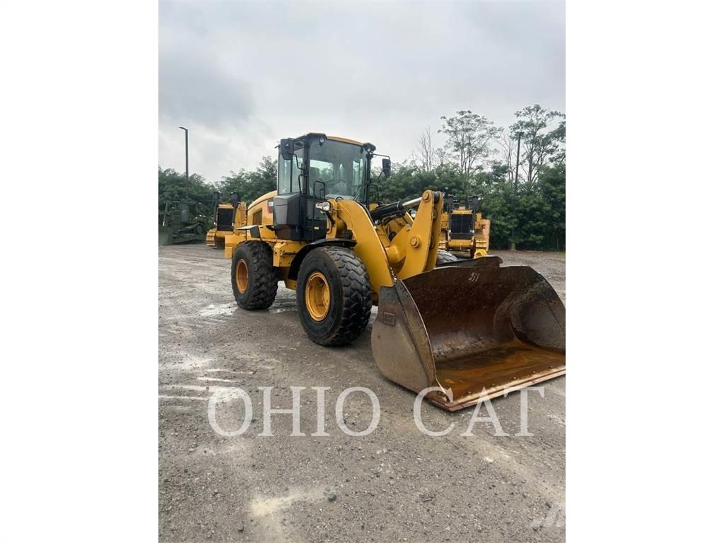 CAT 938M لوادر بعجل