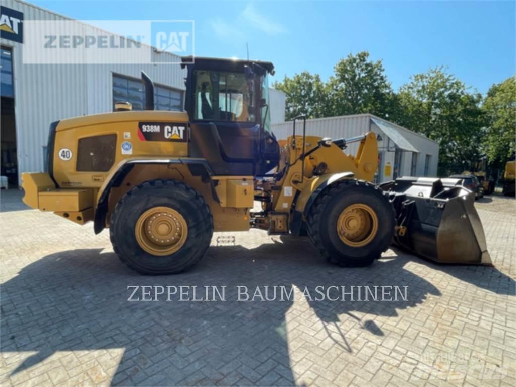 CAT 938M لوادر بعجل