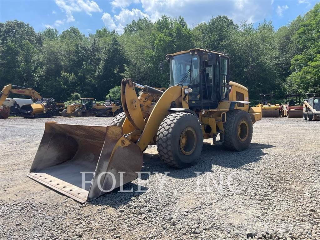 CAT 938M لوادر بعجل