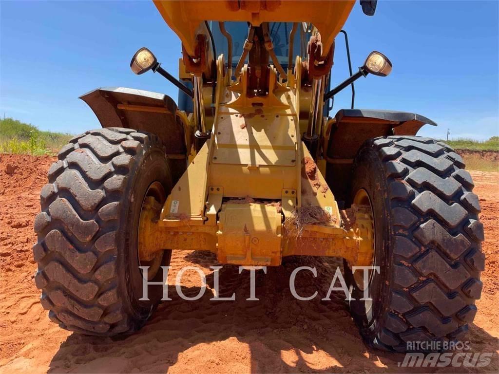 CAT 938M لوادر بعجل