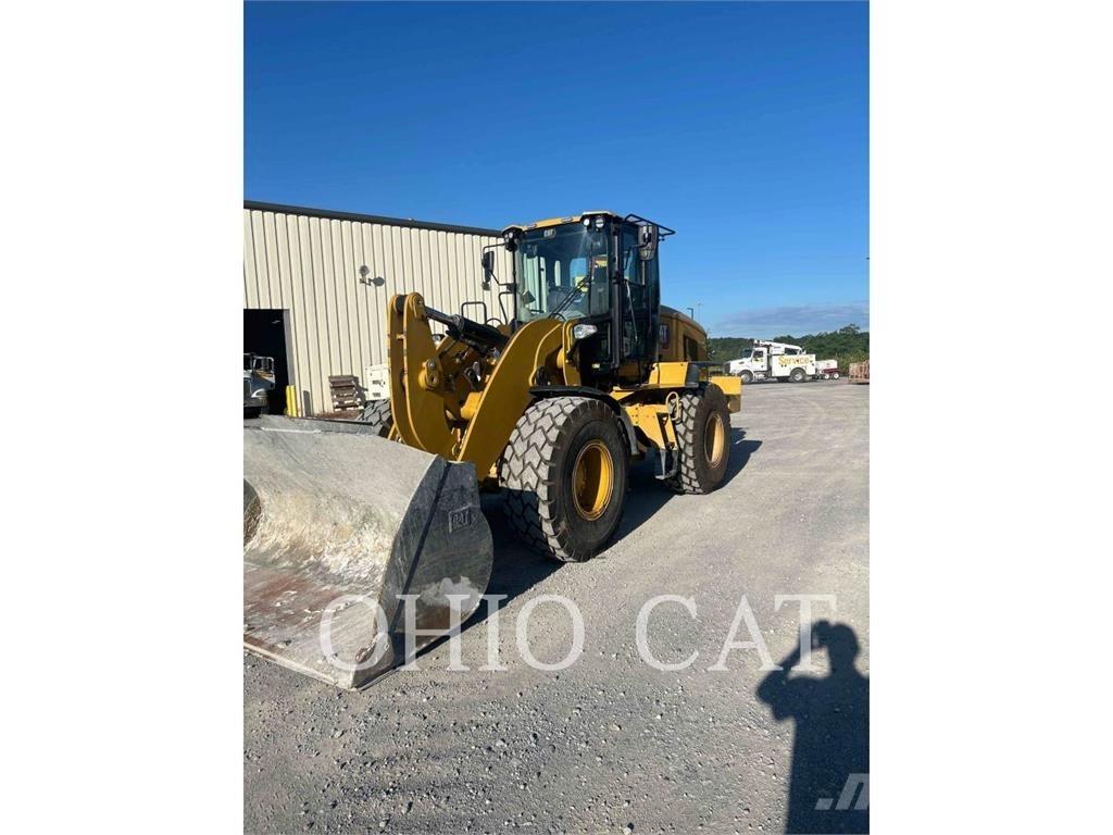 CAT 938M لوادر بعجل