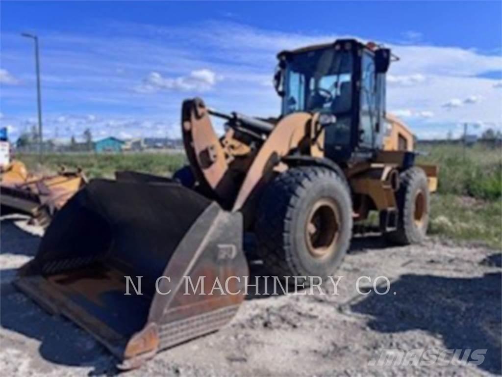 CAT 938M لوادر بعجل