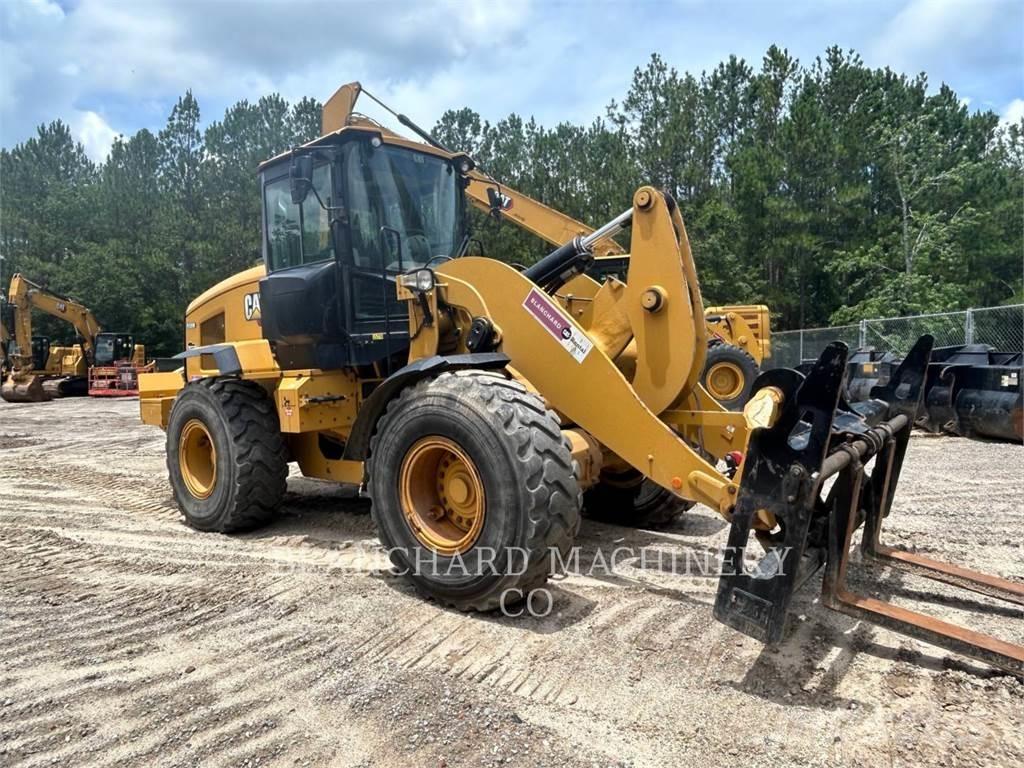 CAT 938M لوادر بعجل