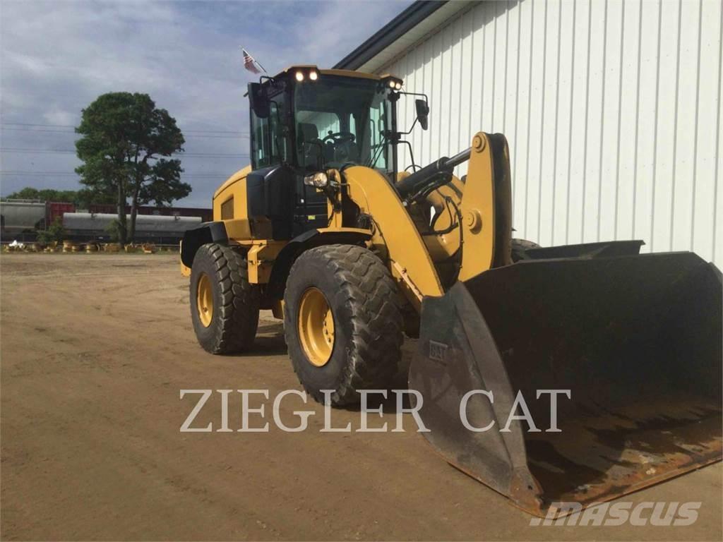 CAT 938M لوادر بعجل