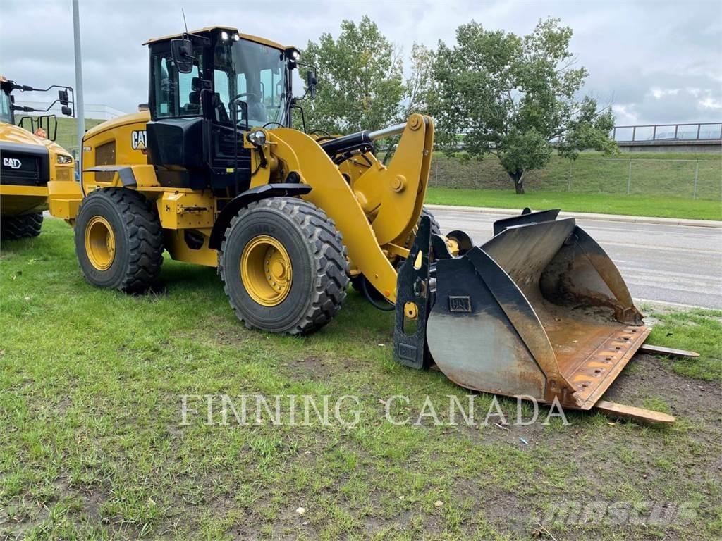 CAT 938M لوادر بعجل