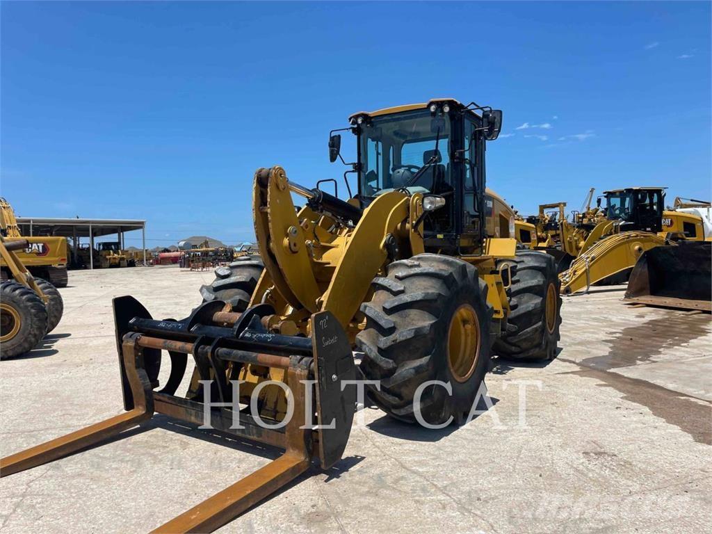CAT 938M لوادر بعجل