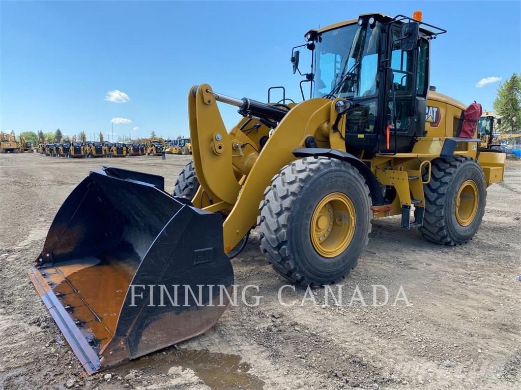 CAT 938M لوادر بعجل