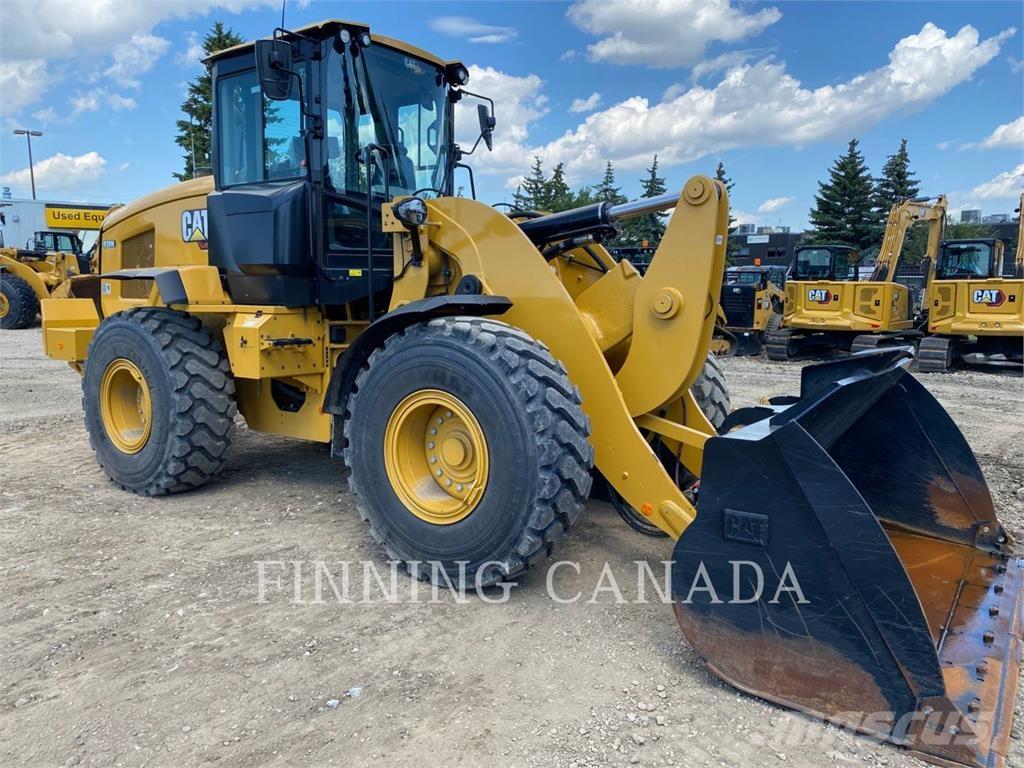 CAT 938M لوادر بعجل