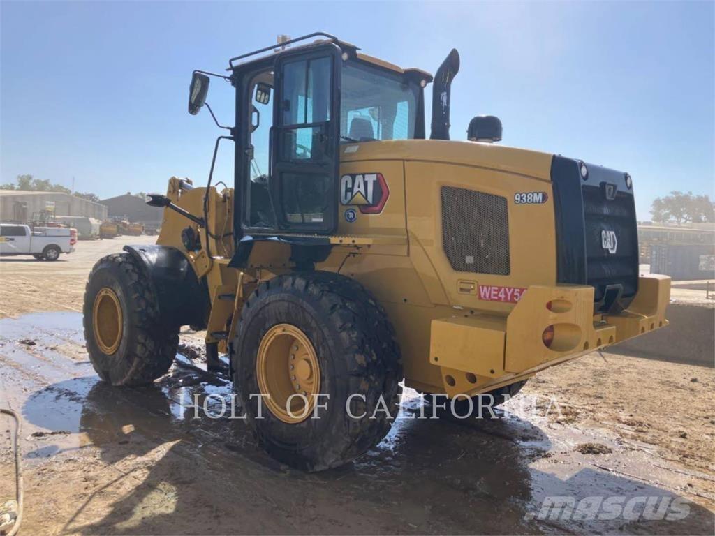 CAT 938M لوادر بعجل