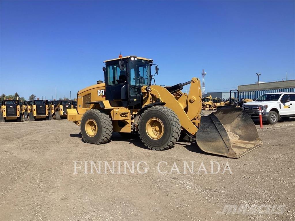 CAT 938M لوادر بعجل