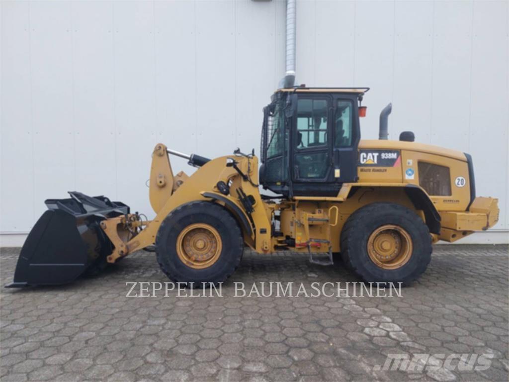 CAT 938M لوادر بعجل
