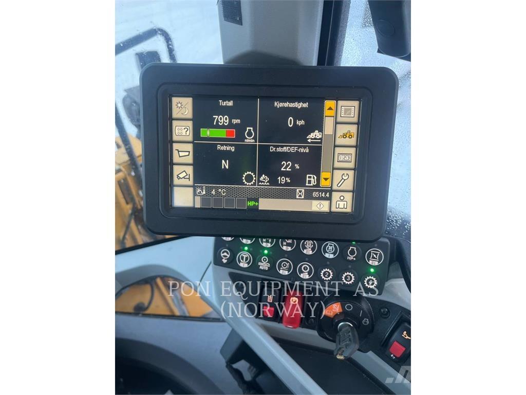 CAT 938M لوادر بعجل