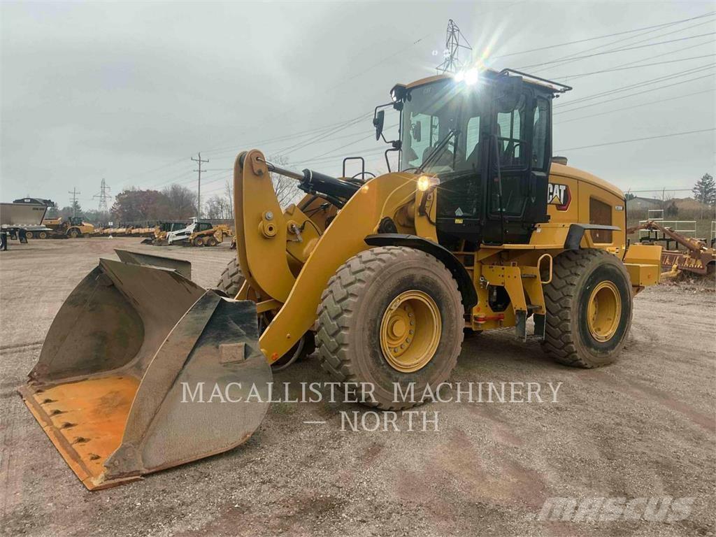 CAT 938M لوادر بعجل