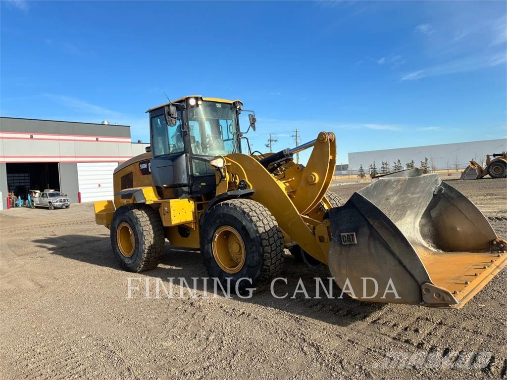 CAT 938M لوادر بعجل