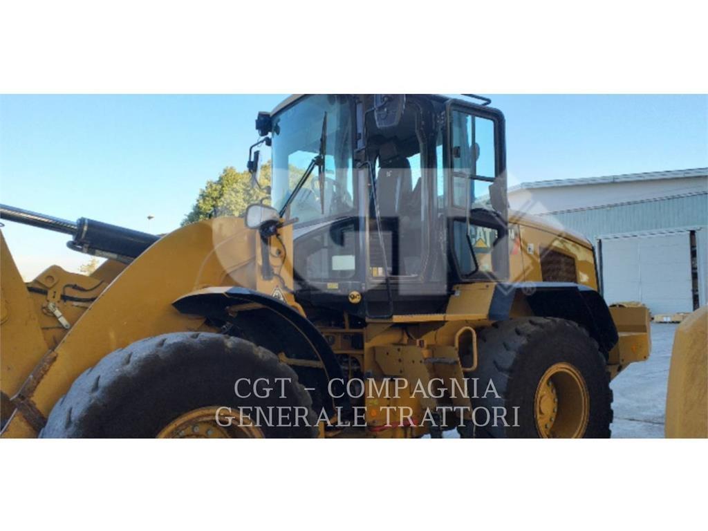 CAT 938M لوادر بعجل