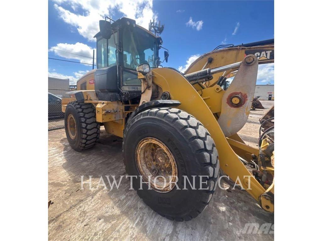 CAT 938M لوادر بعجل