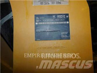 CAT 938M FC لوادر بعجل