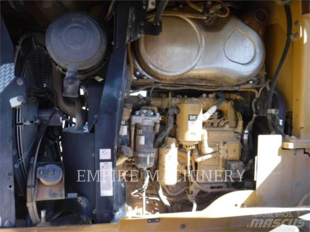 CAT 938M FC لوادر بعجل