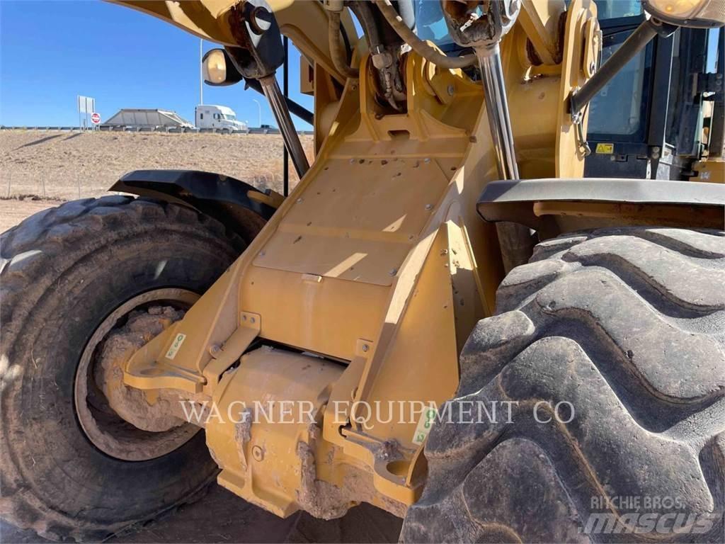 CAT 938M FC لوادر بعجل