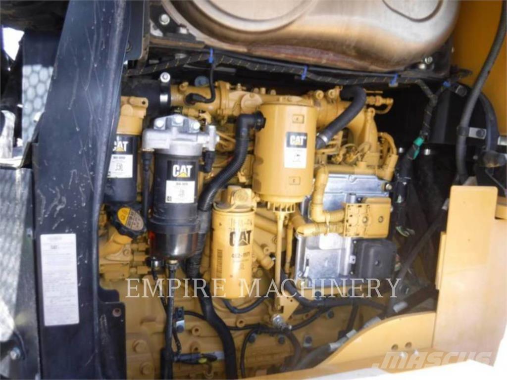 CAT 938M FC لوادر بعجل