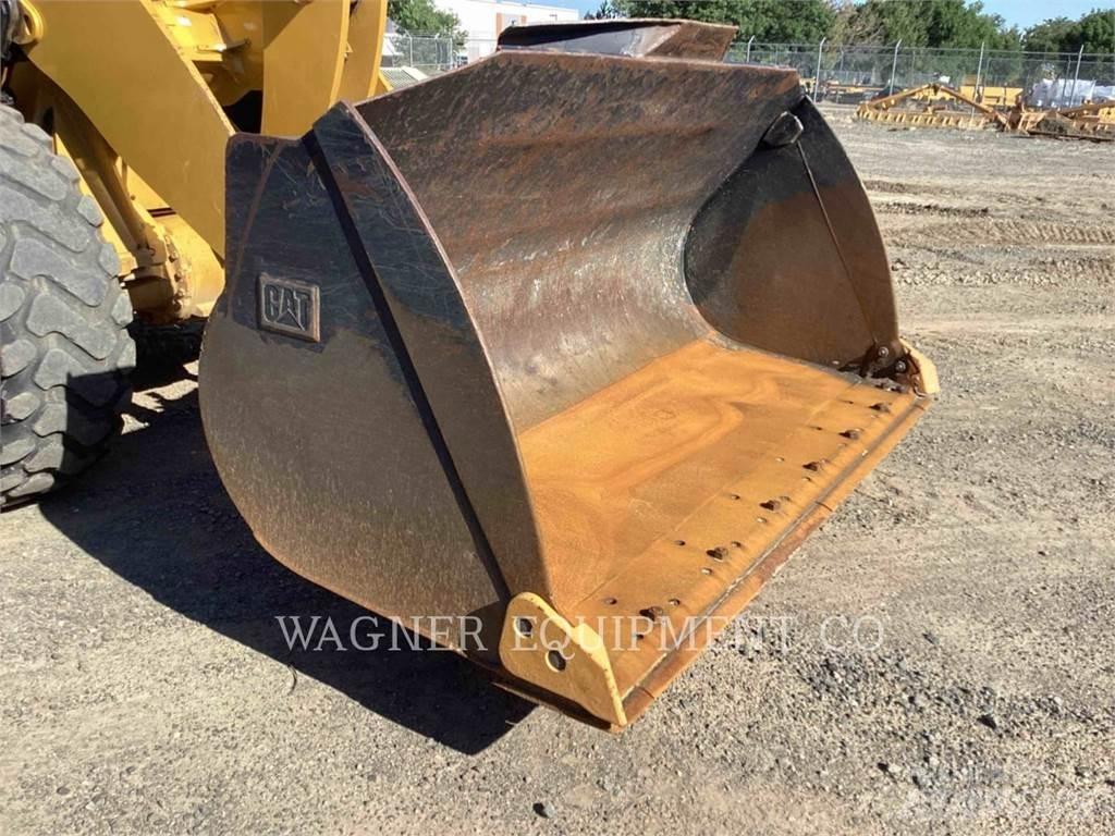 CAT 938M FC لوادر بعجل