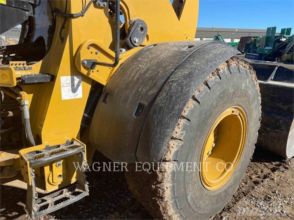 CAT 938M FC لوادر بعجل