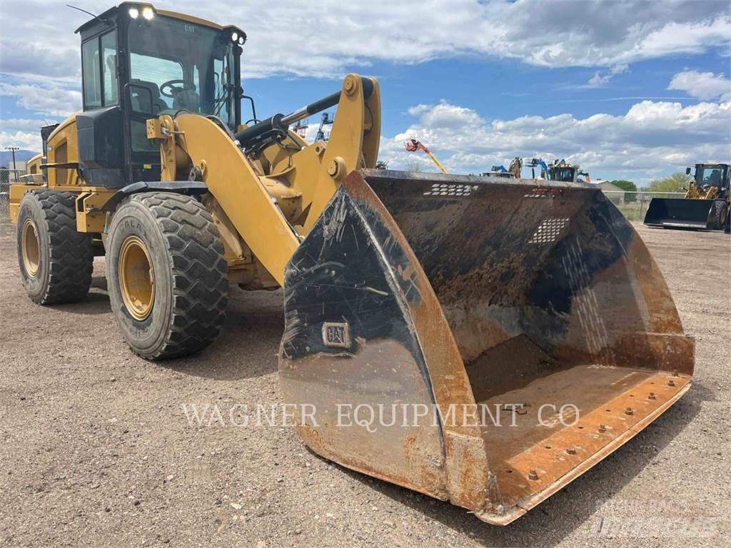 CAT 938M HL لوادر بعجل