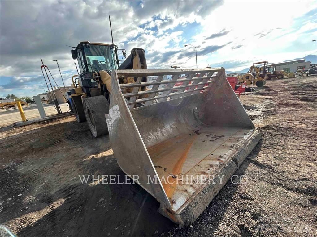 CAT 938M HL WS لوادر بعجل