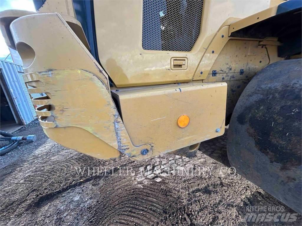 CAT 938M HL WS لوادر بعجل