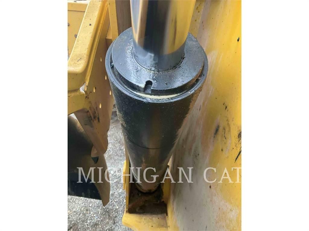 CAT 938M LSRQ لوادر بعجل