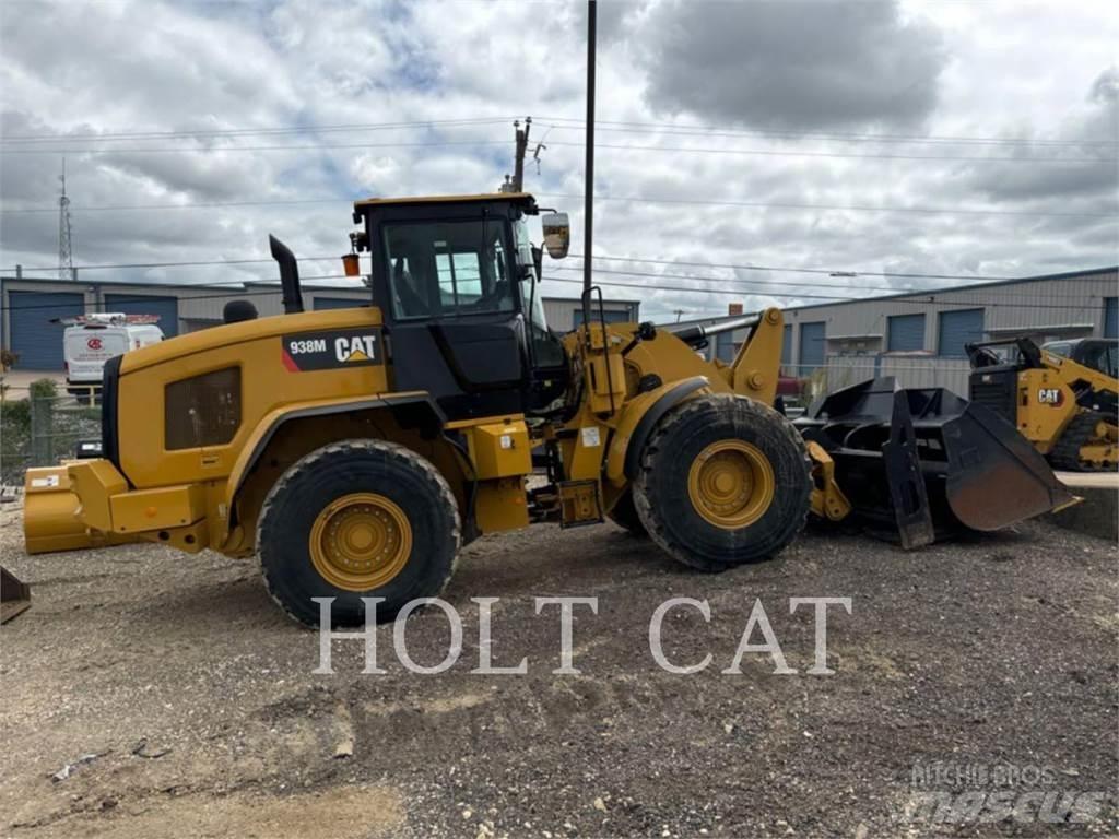 CAT 938M QC لوادر بعجل