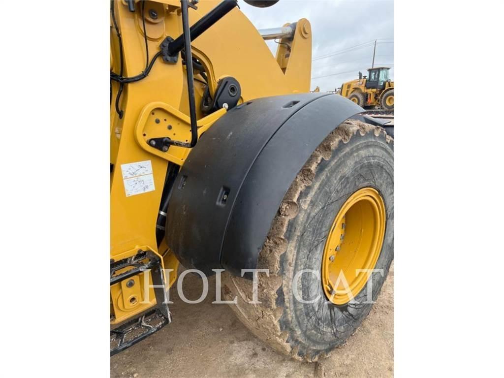 CAT 938M QC لوادر بعجل