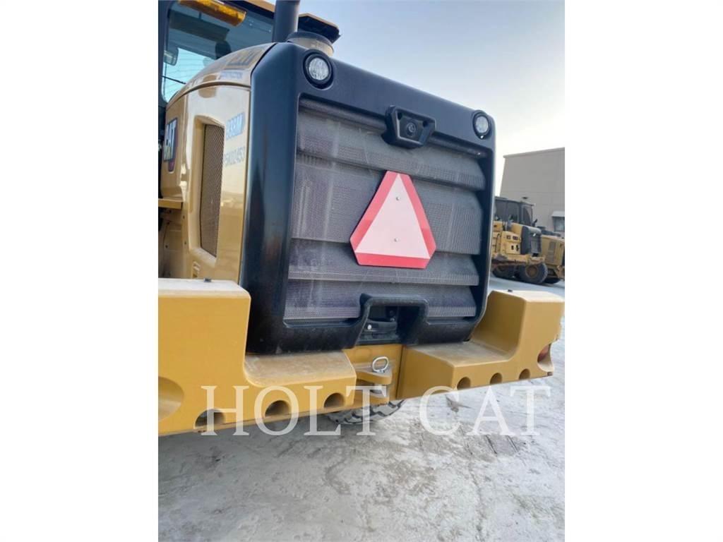 CAT 938M QC لوادر بعجل
