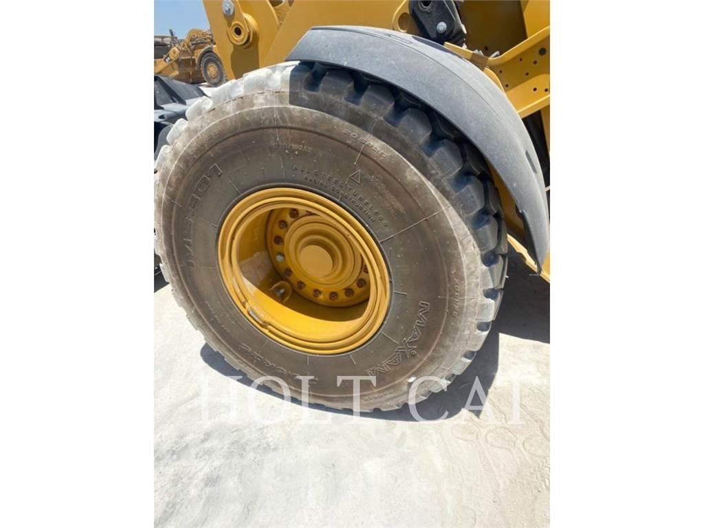 CAT 938M QC لوادر بعجل