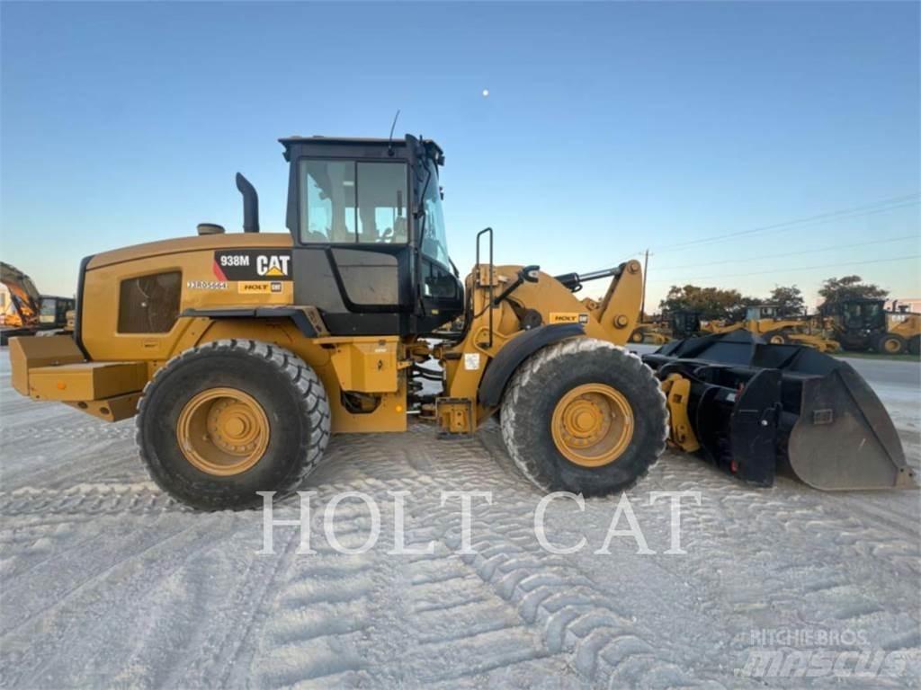 CAT 938M QC لوادر بعجل