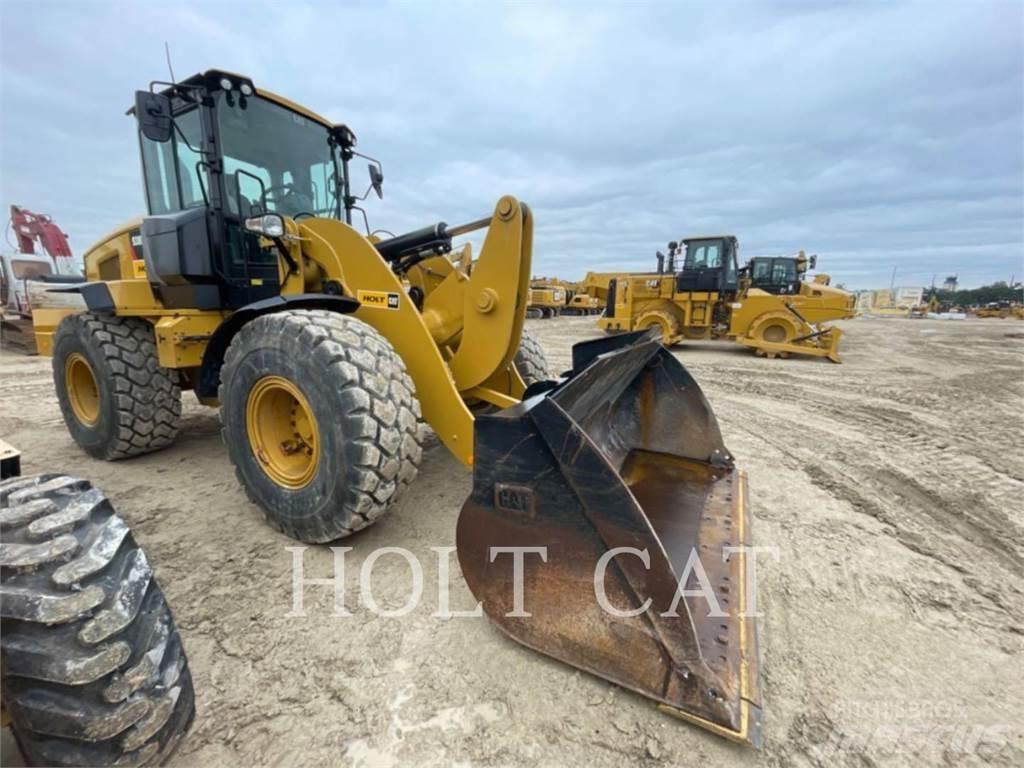CAT 938M QC لوادر بعجل