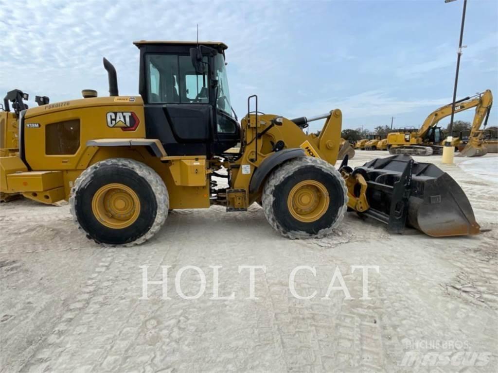 CAT 938M QC لوادر بعجل