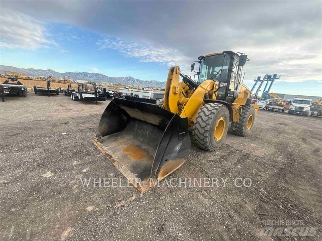 CAT 938M QC لوادر بعجل