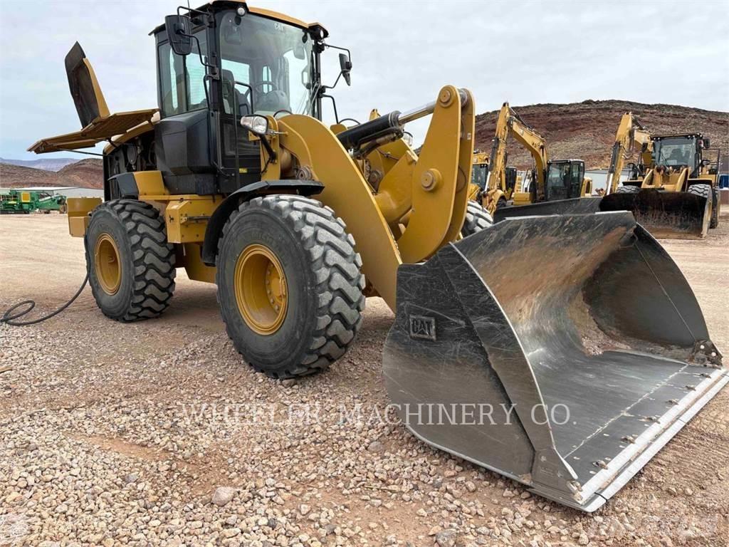 CAT 938M QC لوادر بعجل