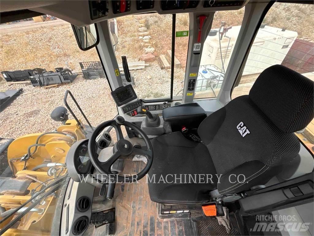 CAT 938M QC لوادر بعجل